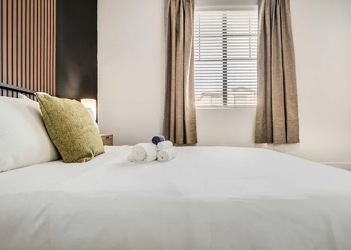 Boulevard Luxe 1br By Stadium Pool Parking Gym 09 *